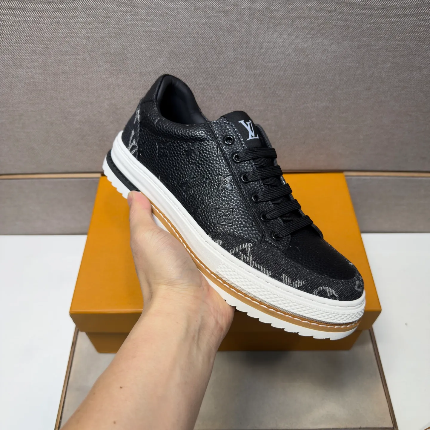 Men's men's shoes 💰pp400 [LV～] Men's casual shoes 2026z cabinet sales simultaneously 🔶Size: 38-44 #️⃣ 🔷2 colors🔜The upper is made of cowhide stitching➕Genuine leather lining, comfortable and breathable, sole: original comfortable and wear-resistant outsole, ⚠️Real 📱Photographed🎬The real thing is better📢📢📢